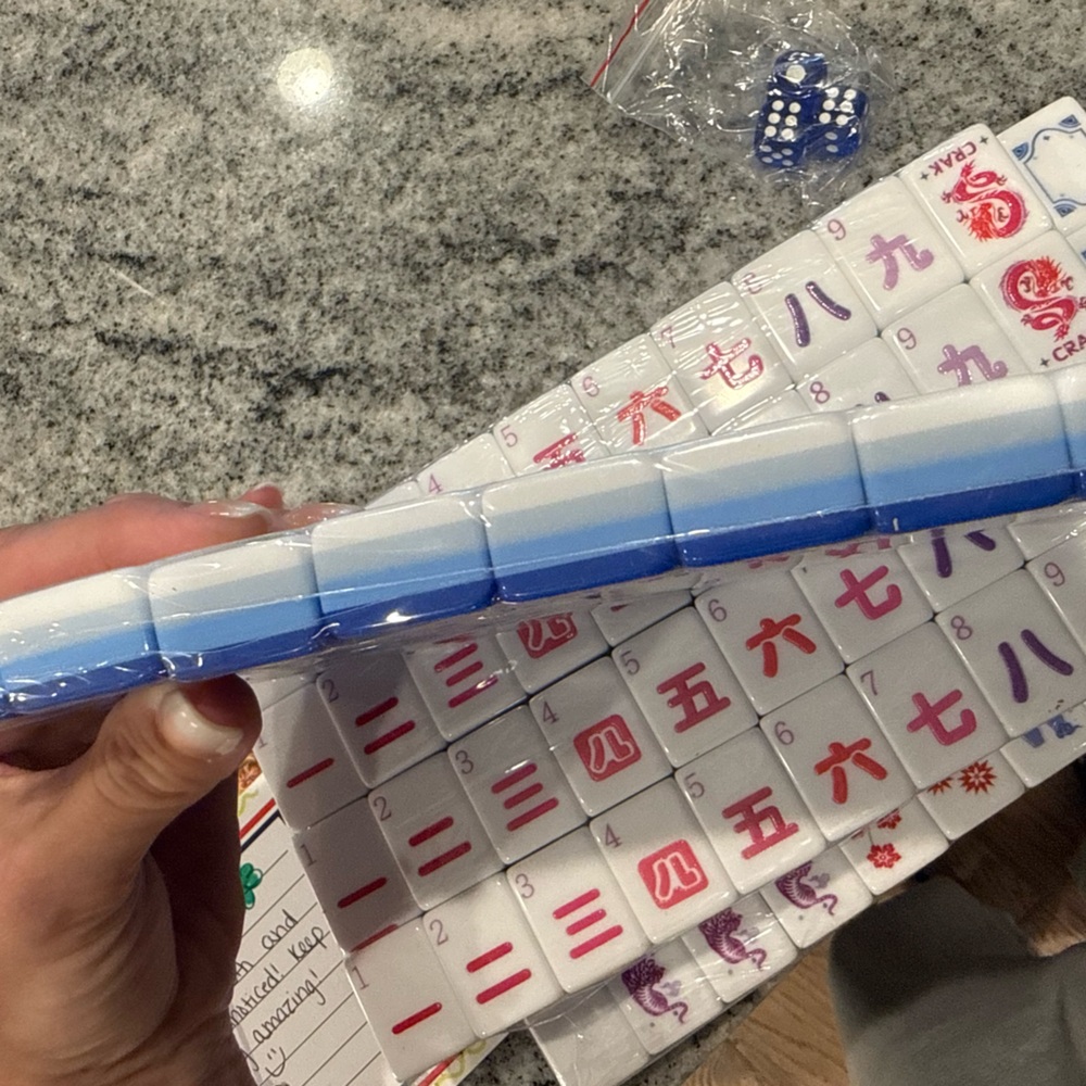 Mahjong Tile Set - Luxury White and Blue Engraved Set